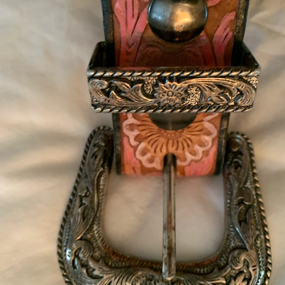 Bright pink western style w bling! 4u rodeo girl.